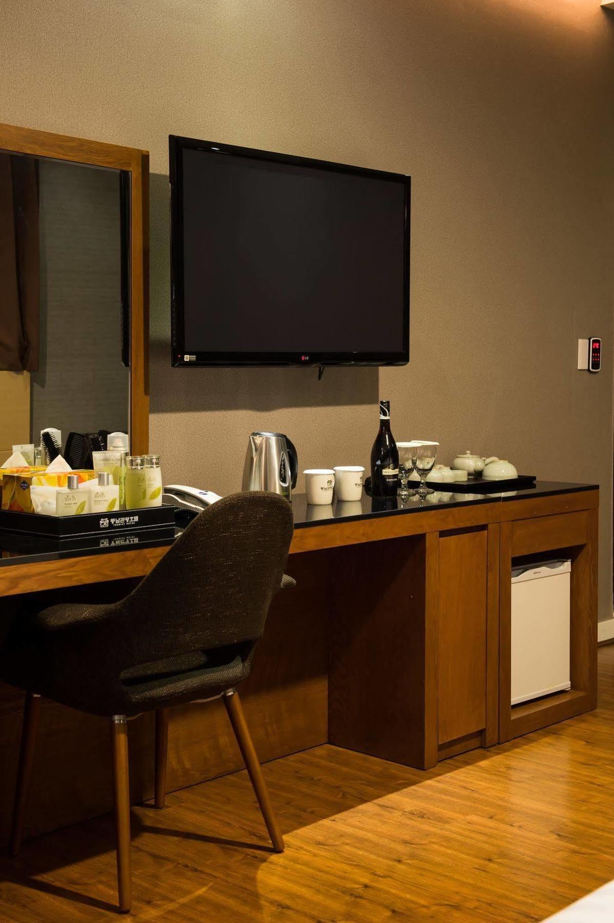 Pungnam Tourist Hotel Jeonju Extérieur photo