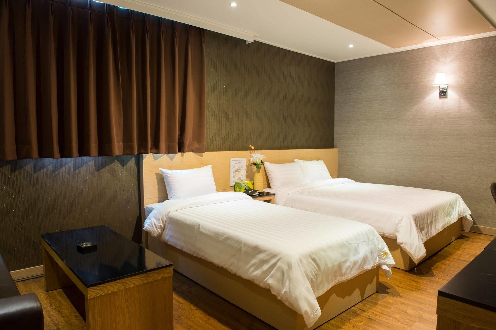 Pungnam Tourist Hotel Jeonju Extérieur photo